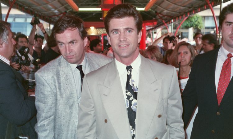 Mel Gibson Shades Harris With A Jab At Her Intelligence Mel Gibson