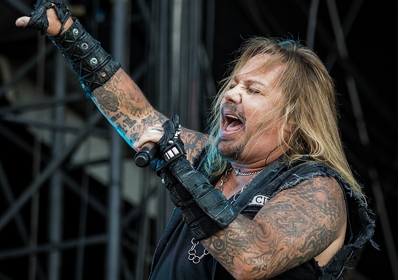 Rock Star’s Plane Crashes During Landing Vince Neil