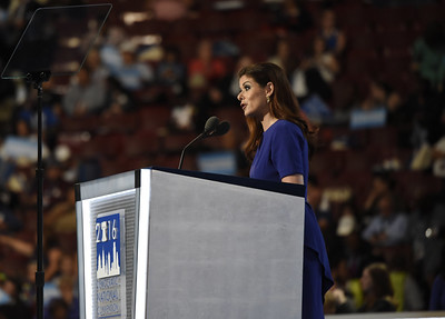 Debra Messing